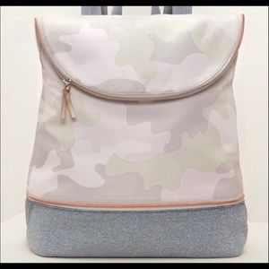 Stella dot camo back pack